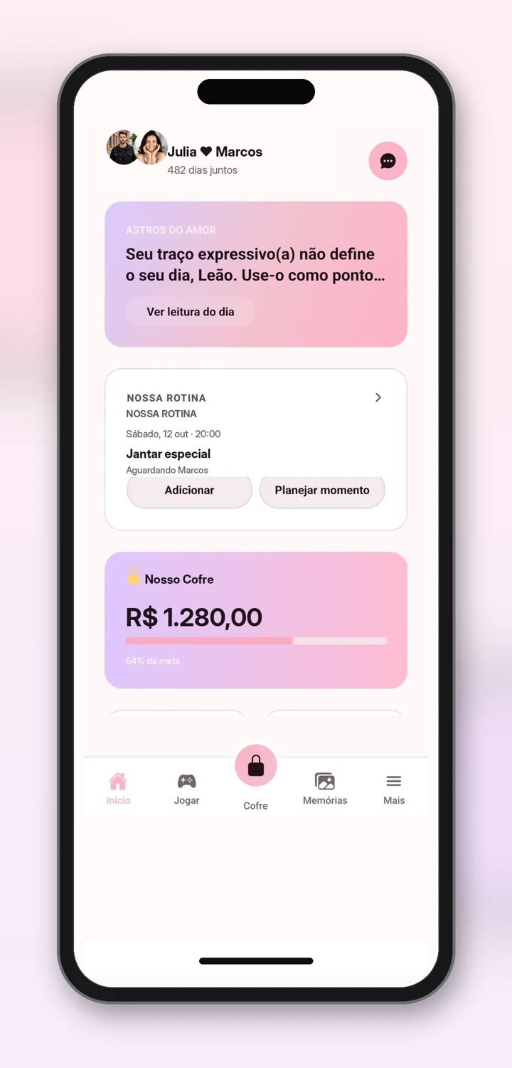 Pantalla de inicio de Cofre Love con el perfil de la pareja, la lectura del día, una cena planeada y el resumen de las metas simbólicas.